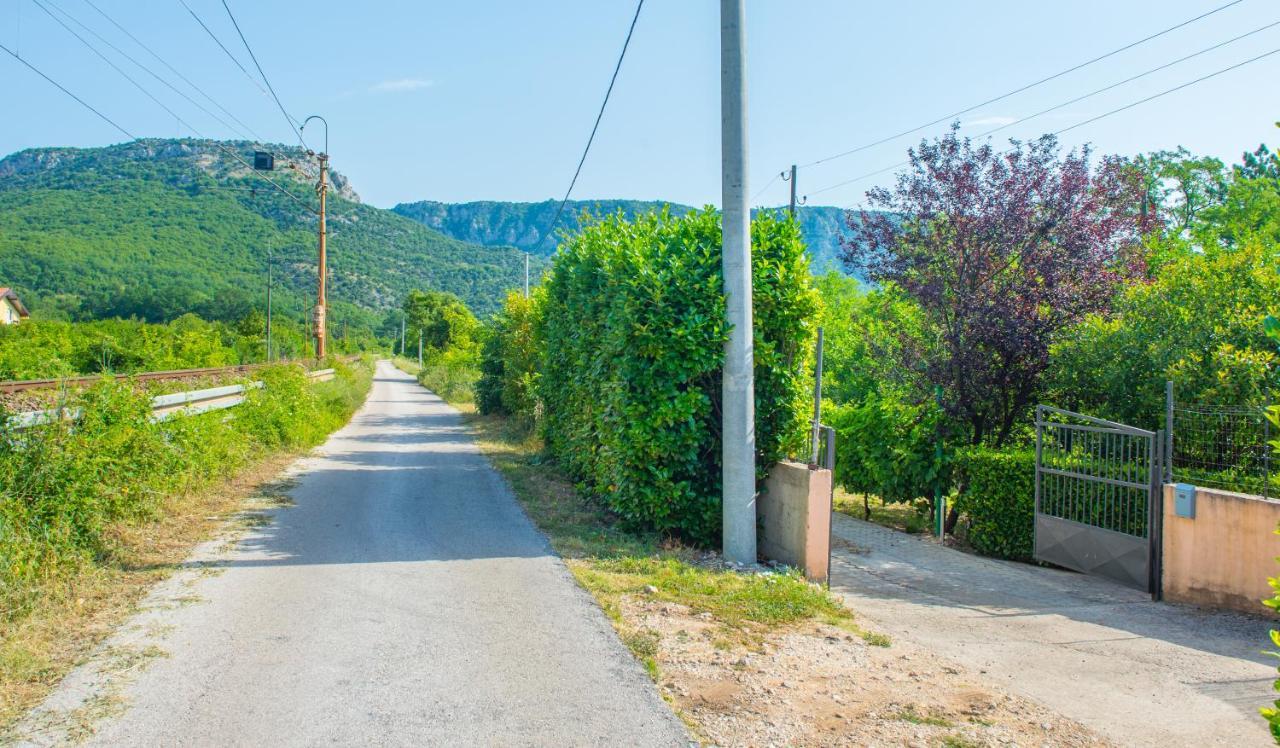 Holiday Home Narona Mostar Exterior photo